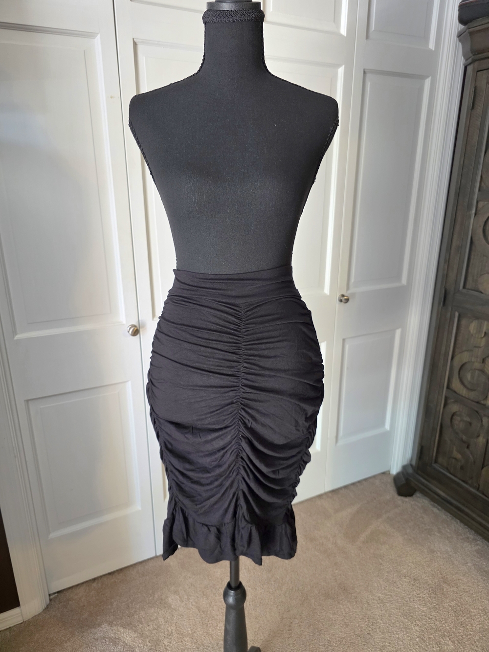 Lily Skirt XS Black Ruched Ruffle Midi NWT Goth Fairy Vamp